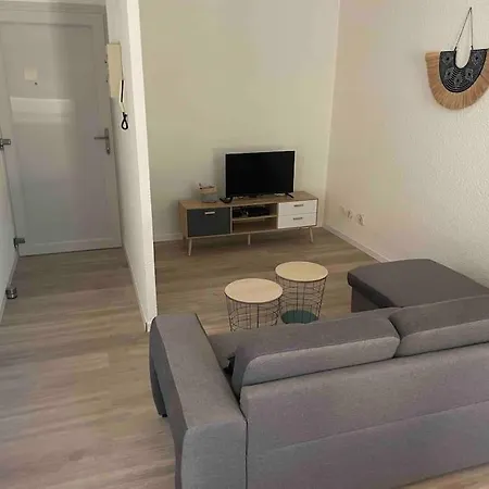 A 2 Pas Des Halles, Joli T2 Terrasse Appartement *