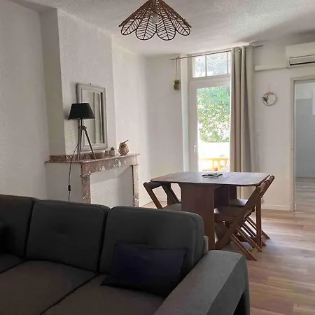 Apartment A 2 Pas Des Halles, Joli T2 Terrasse